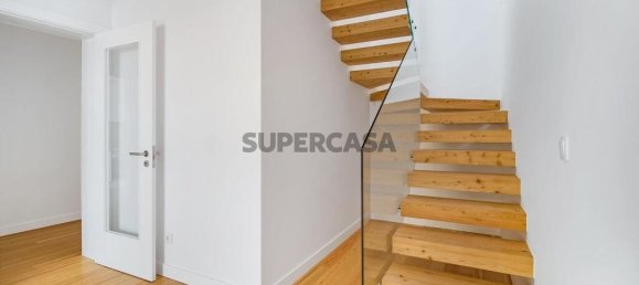 2 غرف نوم منزل ذو طابقين في Lisbon, Portugal رقم 159385 3