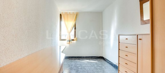 3 Schlafzimmer Wohnung in L'Hospitalet de Llobregat, Spain, Nr. 163923 3
