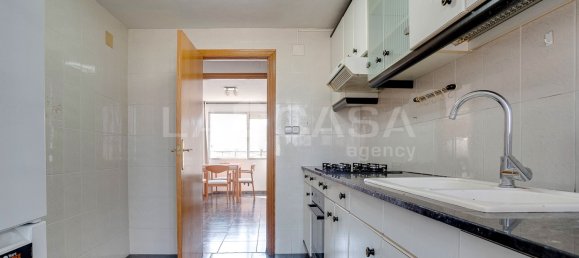 3 Schlafzimmer Wohnung in L'Hospitalet de Llobregat, Spain, Nr. 163923 12