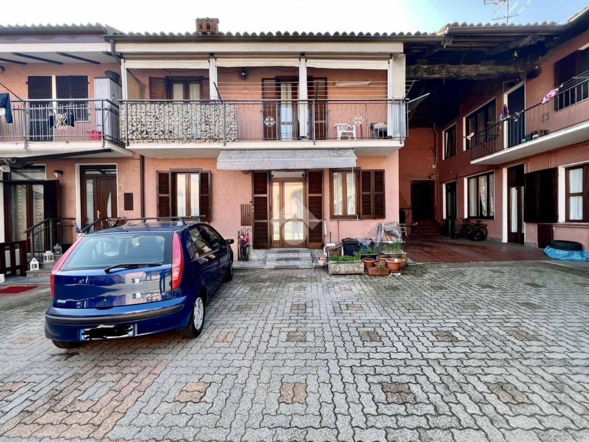 2 bedrooms House in Rivoli, Italy No. 120543