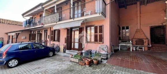 2 bedrooms House in Rivoli, Italy No. 120543 2