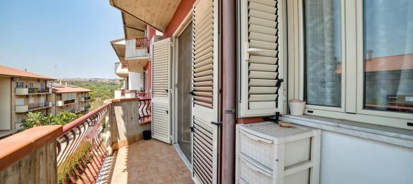 4 rooms Apartment in Catania, Italy No. 324350 31