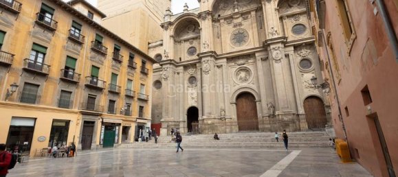 Ático de 4 dormitorios en Granada, Spain No. 18427 2