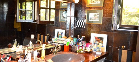 5 bedrooms Villa in Paiania, Greece No. 7574 10