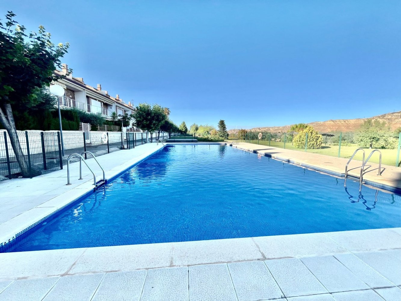 6 غرف نوم منزل في Zaragoza, Spain رقم 146364