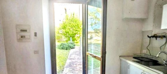 2 rooms Apartment in Monte Roberto, Italy No. 284981 4
