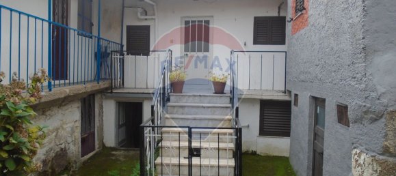 2 bedrooms House in Oura, Portugal No. 169610 2