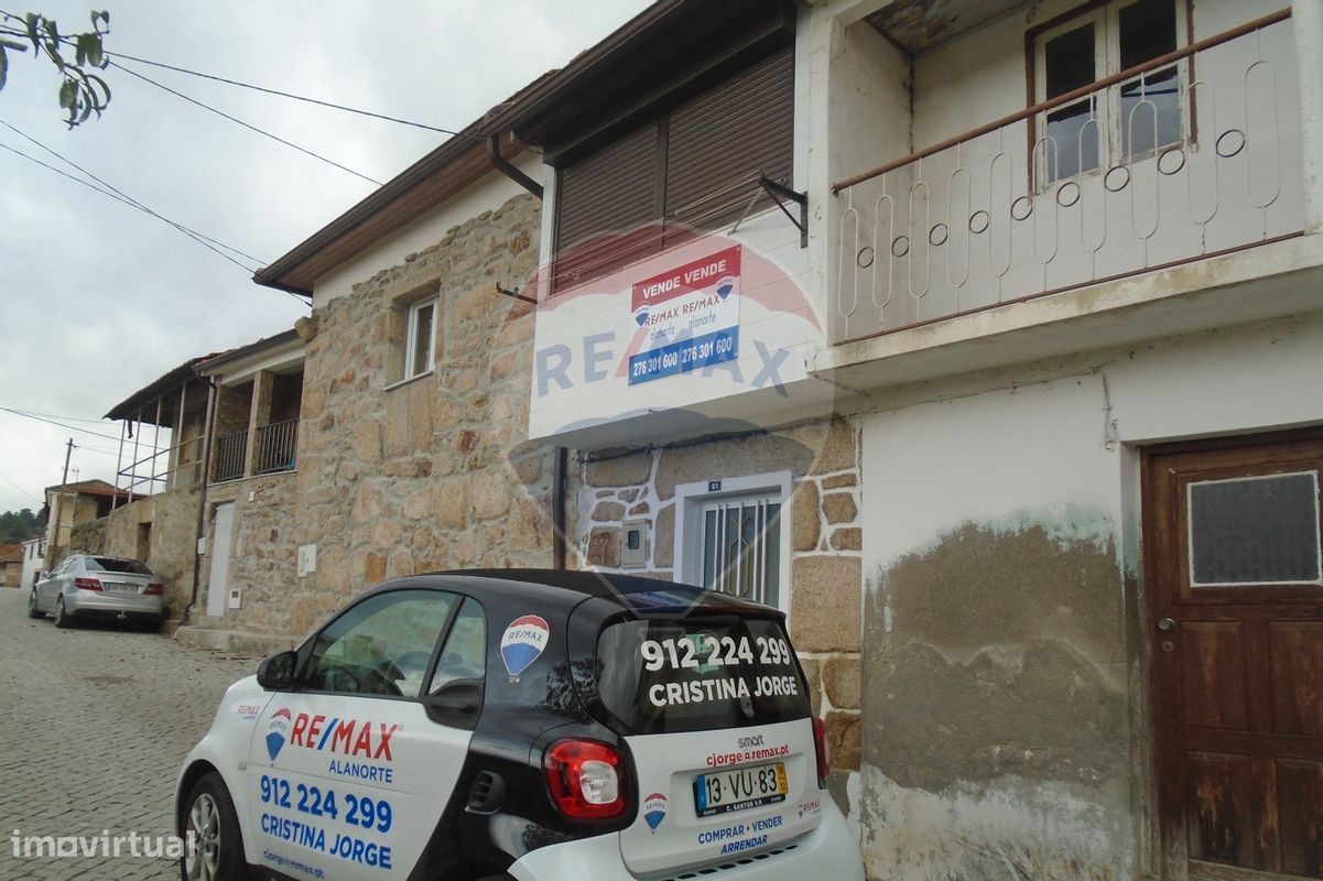 2 bedrooms House in Oura, Portugal No. 169610