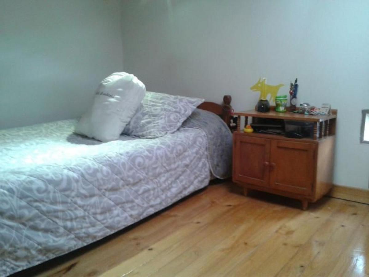 Casa de 4 dormitorios en Bogotá, Colombia No. 9755