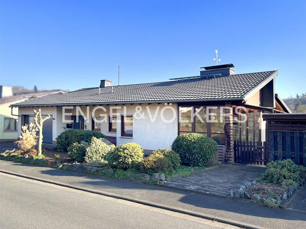 Дом с 7 комнатами в Гессен, Германия № 162040