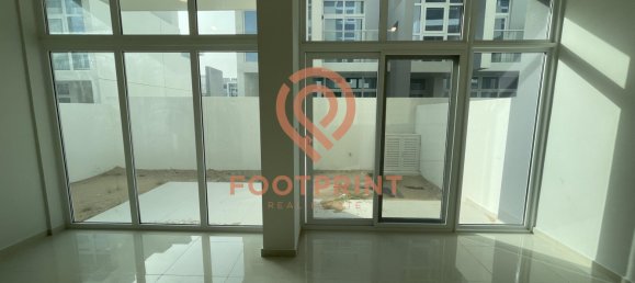 Moradia em banda T5 em Dubai, UAE N.º 24476 11