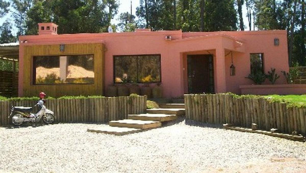 3 bedrooms House in Maldonado, Uruguay No. 12110