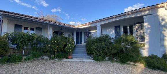 4 bedrooms House in Pezenas, France No. 17011 3