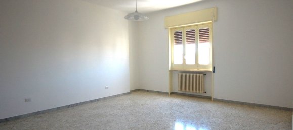 6 bedrooms Apartment in Novoli, Italy No. 339401 4