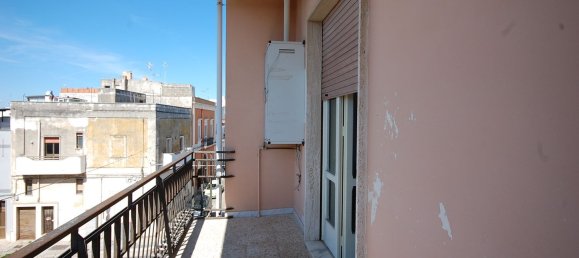 6 bedrooms Apartment in Novoli, Italy No. 339401 11