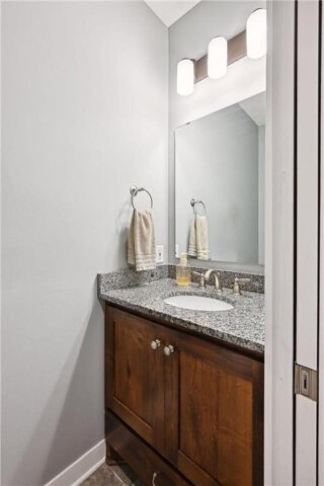 5 bedrooms House in Maple Grove, USA No. 420792