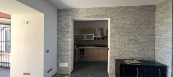 5 rooms Apartment in Anzio, Italy No. 48599 2