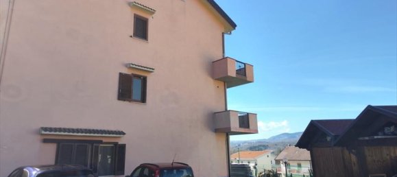 5-salle Appartement à Santo Stefano di Rogliano, Italy No. 37542 2