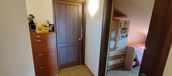 5-salle Appartement à Santo Stefano di Rogliano, Italy No. 37542 10