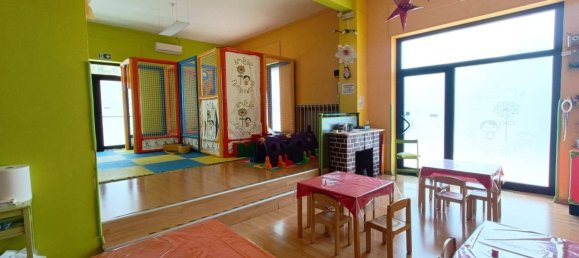 Imóvel comercial de 1 divisão em Isernia, Italy N.º 32591 2