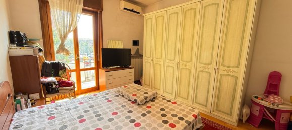 4 Schlafzimmer Wohnung in Piacenza, Italy, Nr. 334855 9