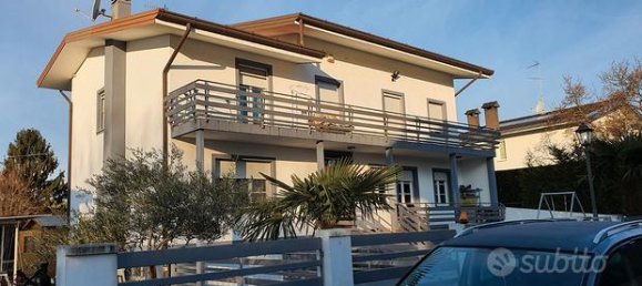 6 rooms Villa in Udine, Italy No. 281521 2