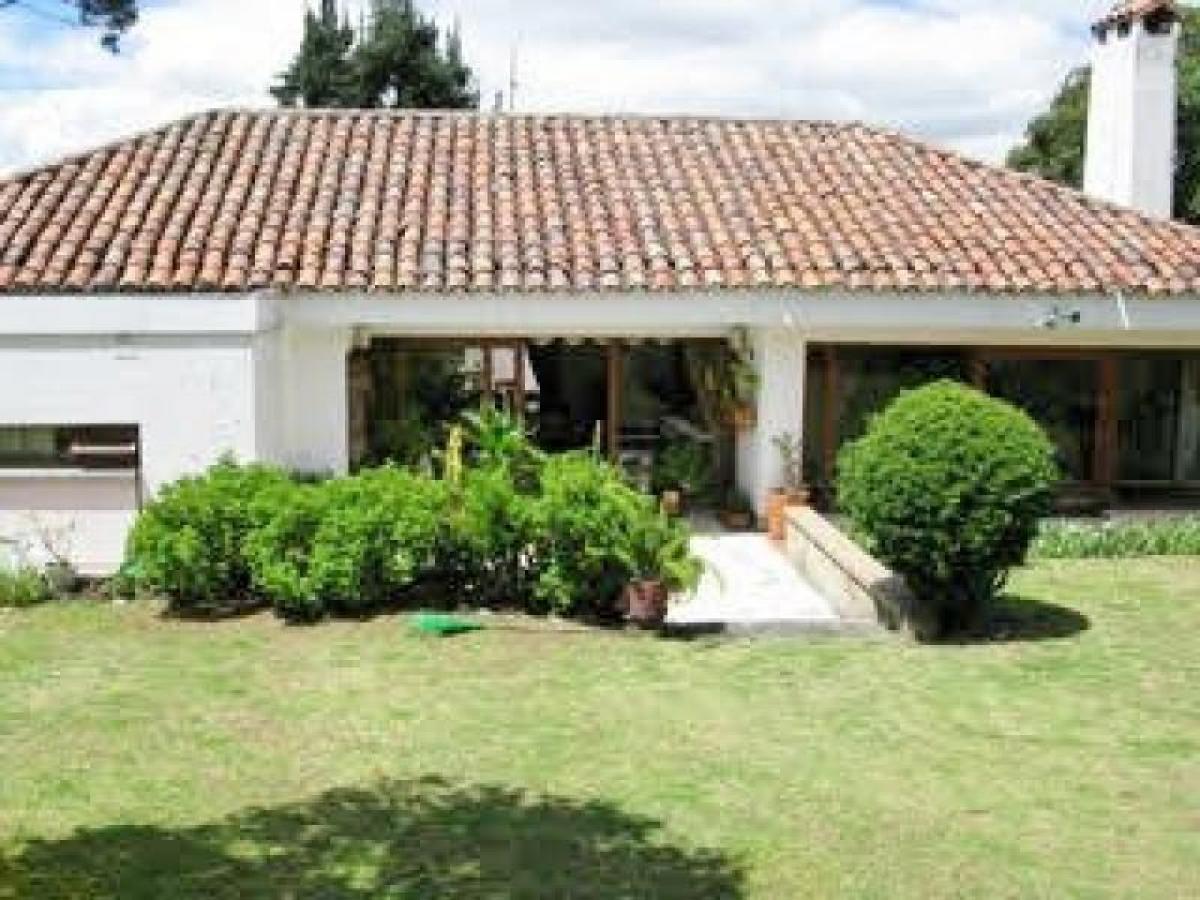 5 bedrooms House in Guadalajara de Buga, Colombia No. 8286