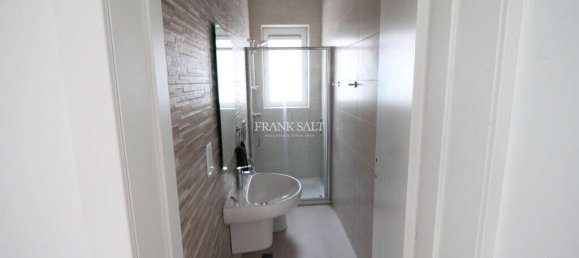 3 غرف نوم طابقين في Swieqi, Malta رقم 6975 24