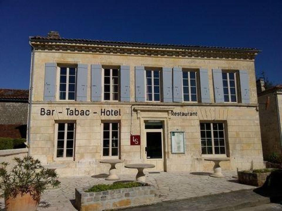 769m² Office in Saintes, France No. 20975