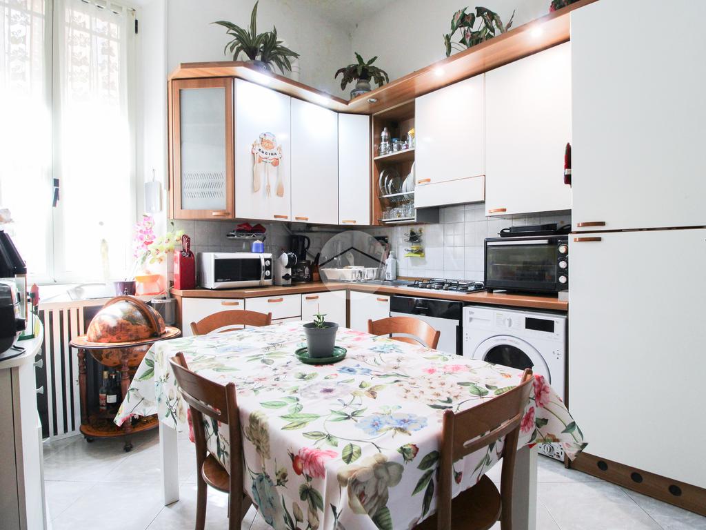2 bedrooms Apartment in Milan, Italy No. 287086