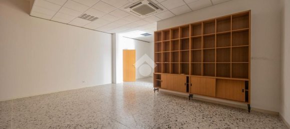 635m² Building in San Pietro in Cariano, Italy No. 373285 34