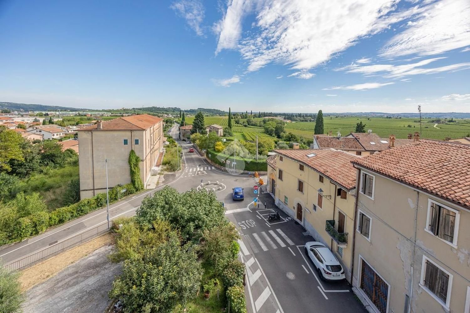 635m² Building in San Pietro in Cariano, Italy No. 373285