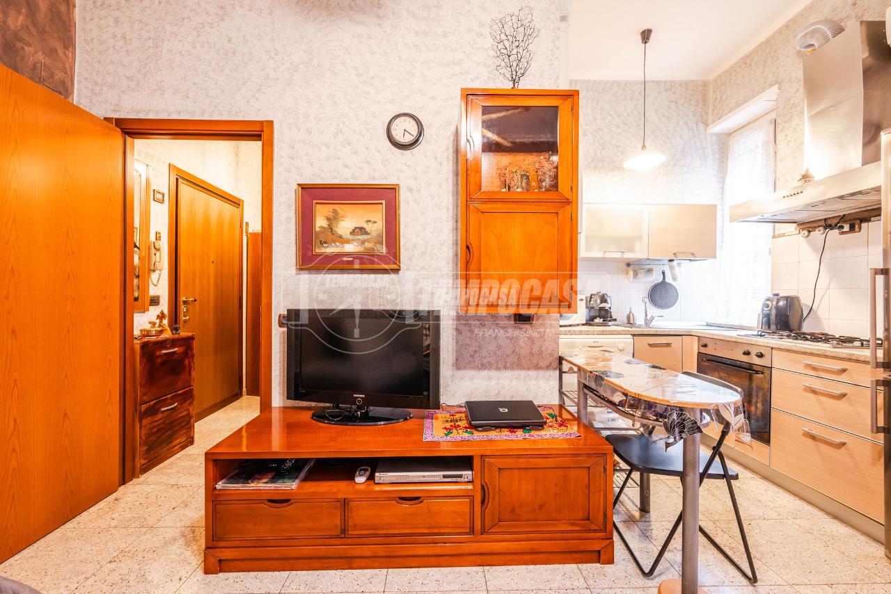 2 rooms Apartment in Milan, Italy No. 250686