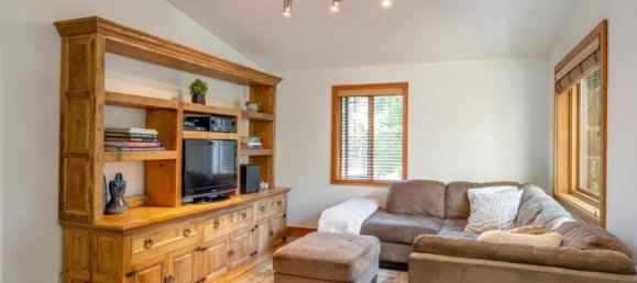 3 bedrooms House in British Columbia, Canada No. 1123 5