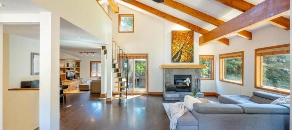 3 bedrooms House in British Columbia, Canada No. 1123 3