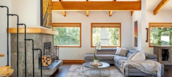 3 bedrooms House in British Columbia, Canada No. 1123 4