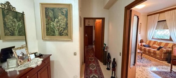 5 rooms Apartment in Rome, Italy No. 40439 11