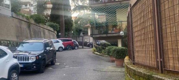 5 rooms Apartment in Rome, Italy No. 40439 4