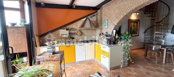 2 bedrooms Villa in Ferrara, Italy No. 330233 2