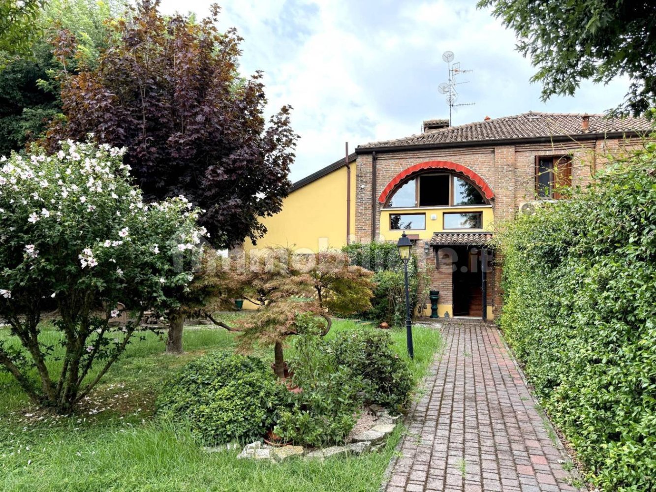 2 bedrooms Villa in Ferrara, Italy No. 330233