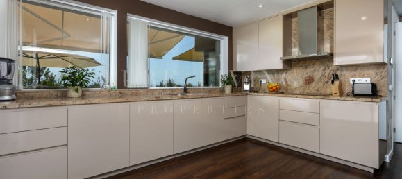 Villa de 4 dormitorios en Estepona, Spain No. 44400 8