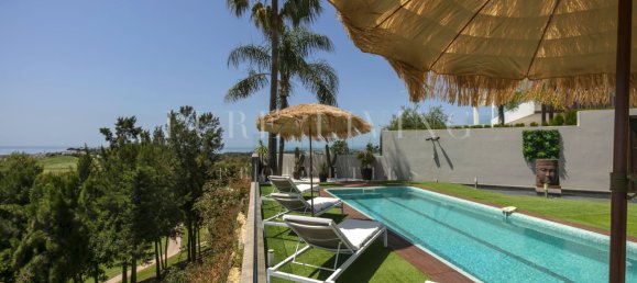 Villa de 4 dormitorios en Estepona, Spain No. 44400 22