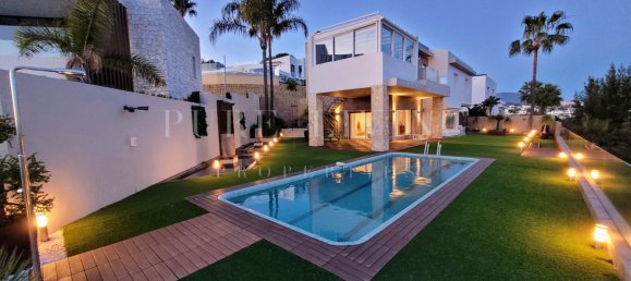 Villa de 4 dormitorios en Estepona, Spain No. 44400 33