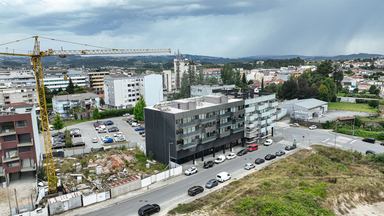 176m² Commercial property in Felgueiras, Portugal No. 59589