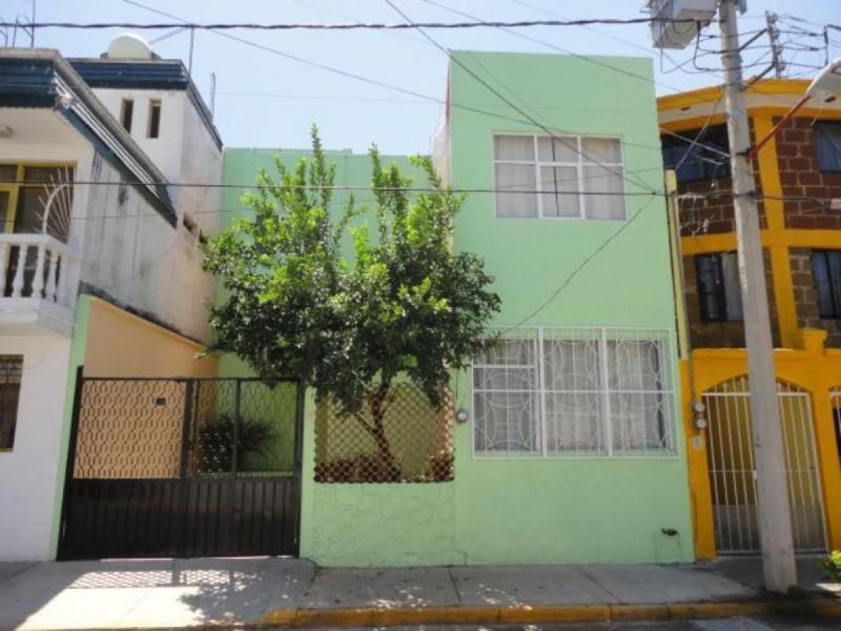 3 bedrooms House in Puebla, Mexico No. 184712