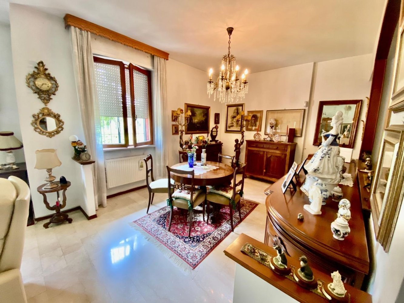 4-salle Appartement à Piacenza, Italy No. 129871