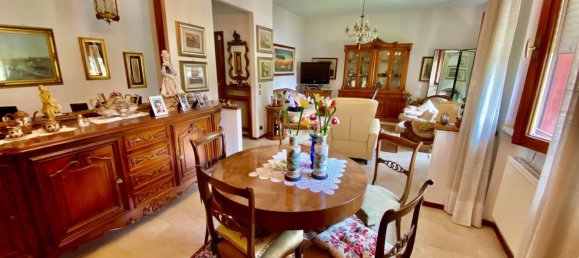 4-salle Appartement à Piacenza, Italy No. 129871 5