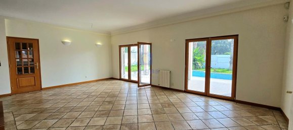 5 bedrooms House in Sesimbra, Portugal No. 125580 3