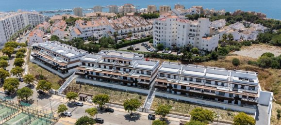 Apartamento de 3 dormitorios en Estepona, Spain No. 137966 9