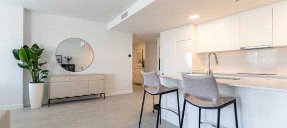 Apartamento de 3 dormitorios en Estepona, Spain No. 137966 15